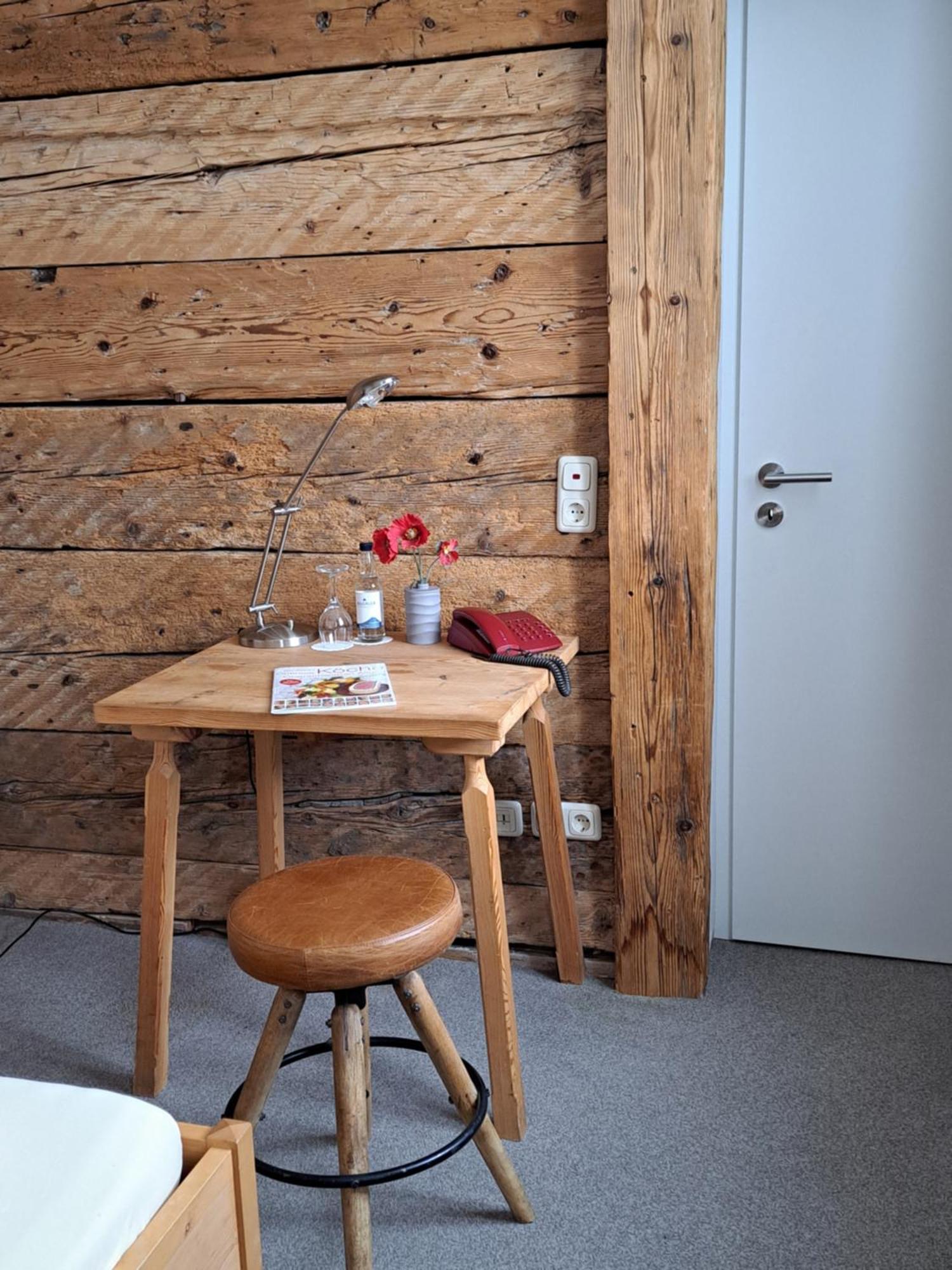 Landgasthof Roessle - Beim Kraeuterwirt オーバーシュタウフェン エクステリア 写真